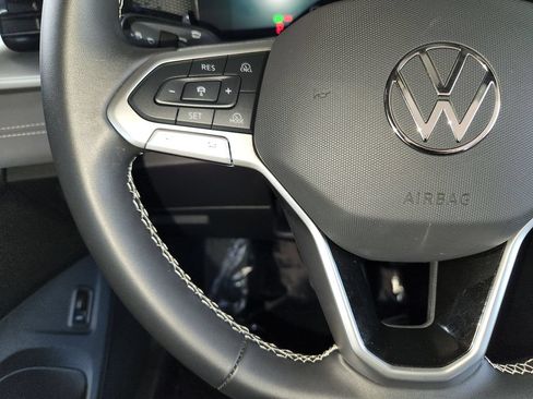 Used 2026 Volkswagen Tiguan SE AWD/4WD image 24