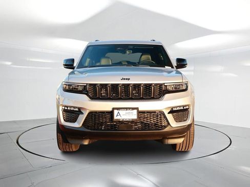 New 2025 Jeep Grand Cherokee Limited image 4