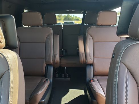 Used 2023 Chevrolet Tahoe High Country image 34