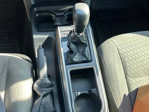 Used 2020 Toyota Tacoma SR5 AWD/4WD image 21