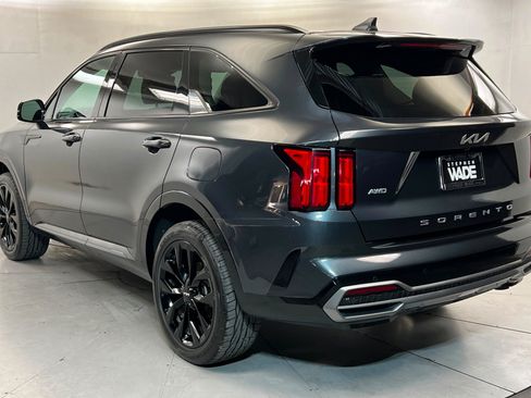 Used 2022 Kia Sorento SX AWD/4WD image 3