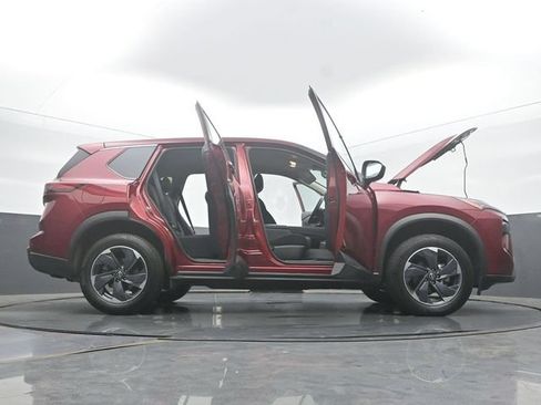 Used 2024 Nissan Rogue SV FWD image 59