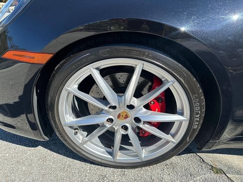 Used 2024 Porsche 911 Carrera S RWD image 37