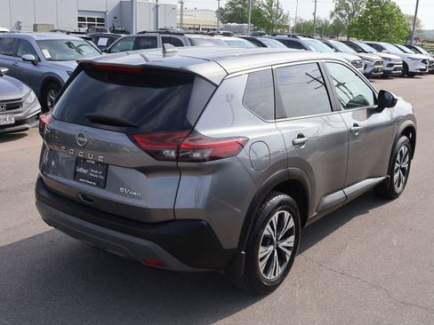 Used 2023 Nissan Rogue SV AWD/4WD image 6