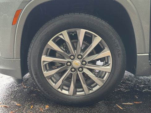 Used 2023 Chevrolet Traverse Premier image 33