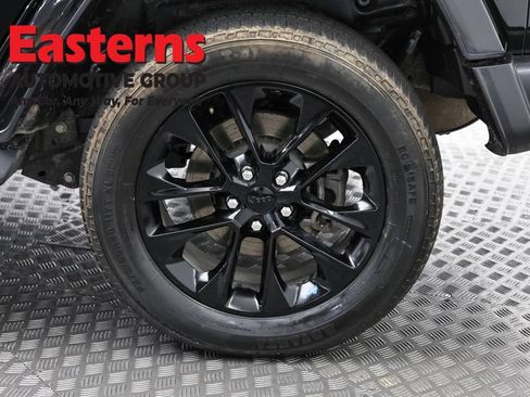Used 2022 Jeep Wrangler Unlimited Sahara w/ Cold Weather Group AWD/4WD image 34