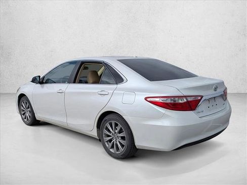 Certified 2016 Toyota Camry XLE w/ Moonroof Package image 7