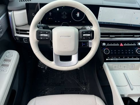 Used 2025 Hyundai Santa Fe Limited image 14