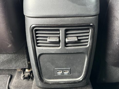 Used 2019 Chrysler 300 S RWD image 12