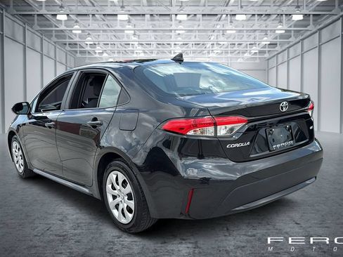 Used 2020 Toyota Corolla LE FWD image 3