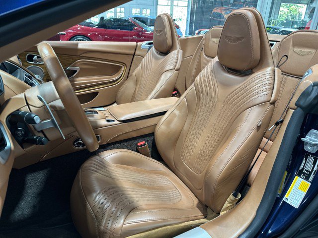 Used 2019 Aston Martin DB11 Volante RWD image 56