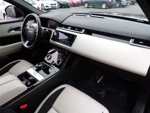 Used 2020 Land Rover Range Rover Velar R-Dynamic S image 21