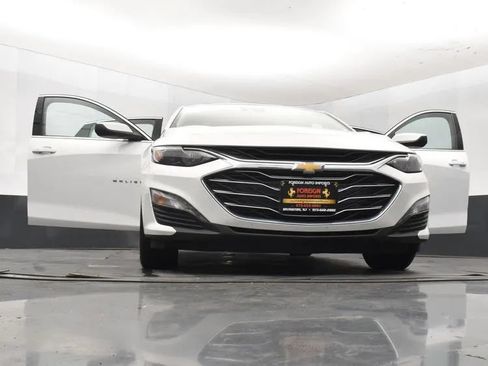 Used 2023 Chevrolet Malibu LT FWD image 11