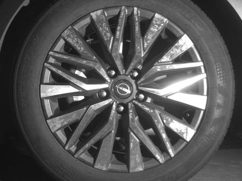 Used 2025 Nissan Altima 2.5 SV FWD image 12