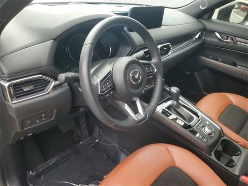Certified 2025 MAZDA CX-5 Carbon Edition image 17