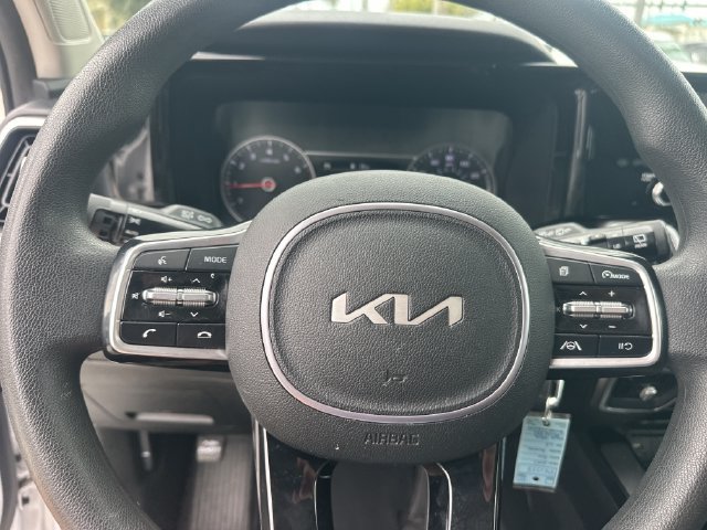 Certified 2023 Kia Sorento LX FWD image 19