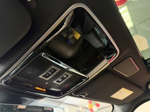 Used 2020 Land Rover Range Rover HSE image 39