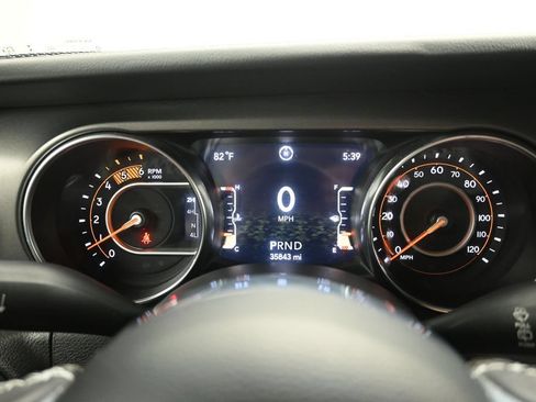 Used 2023 Jeep Wrangler Unlimited Rubicon w/ LED Lighting Group AWD/4WD image 14