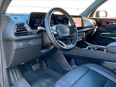 Used 2024 Chevrolet Traverse Z71 w/ Enhanced Driving Package image 8