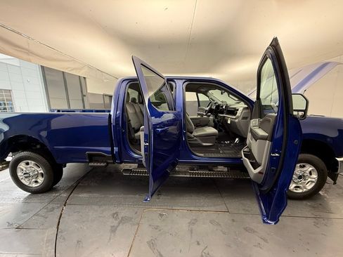New 2026 Ford F250 XLT w/ XLT Premium Package AWD/4WD image 19