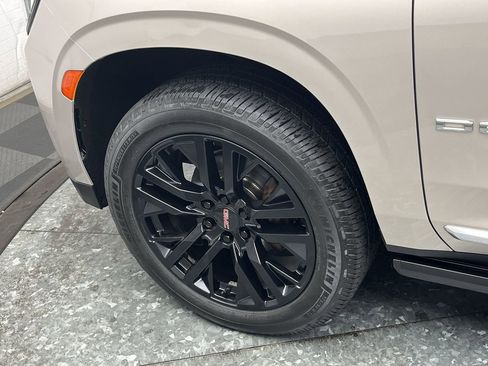 Certified 2021 GMC Yukon Denali w/ Denali Ultimate Package image 39