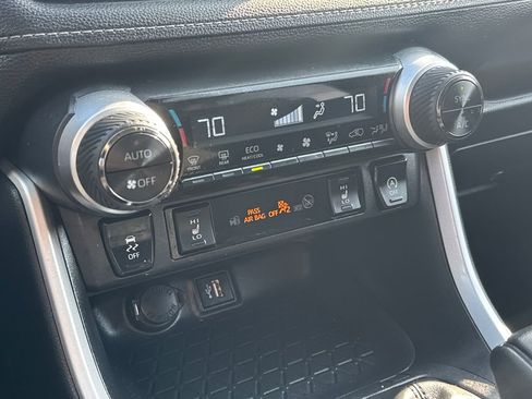 Used 2025 Toyota RAV4 XLE w/ Convenience Package image 25