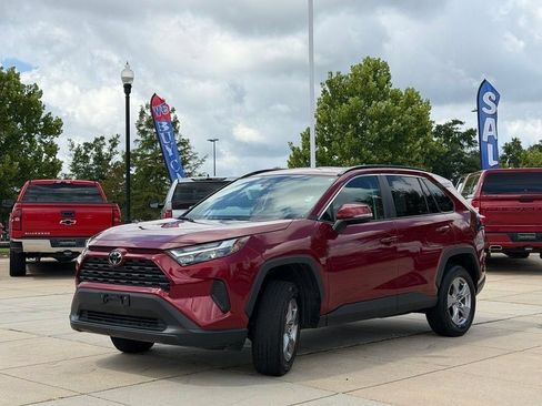 Used 2025 Toyota RAV4 XLE FWD image 8
