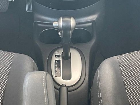 Used 2016 Nissan Versa SV FWD image 14