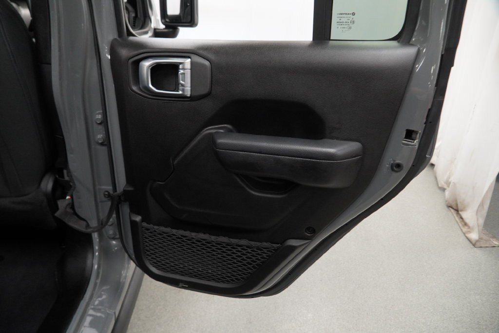 Used 2023 Jeep Wrangler Unlimited w/ Sun & Screen Package AWD/4WD image 36