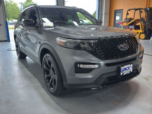 Used 2024 Ford Explorer ST w/ Technology Package image 8
