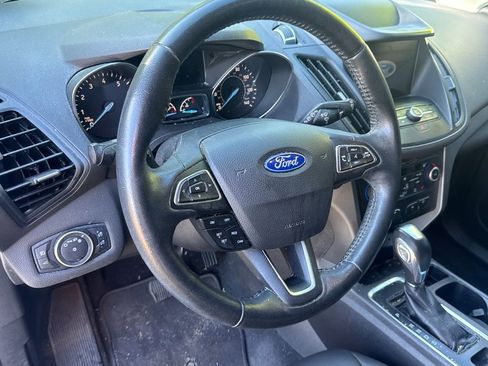 Used 2019 Ford Escape SEL AWD/4WD image 4