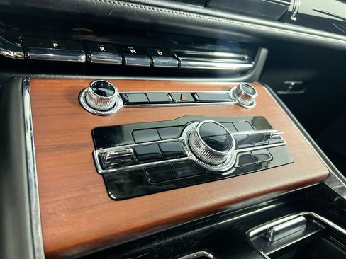Used 2021 Lincoln Aviator Reserve w/ Equipment Group 201A AWD/4WD image 24