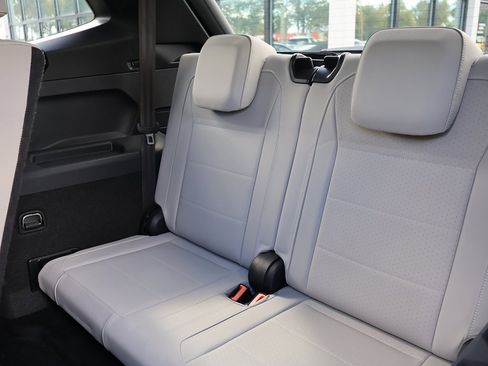 Used 2019 Volkswagen Tiguan SEL Premium R-Line image 41