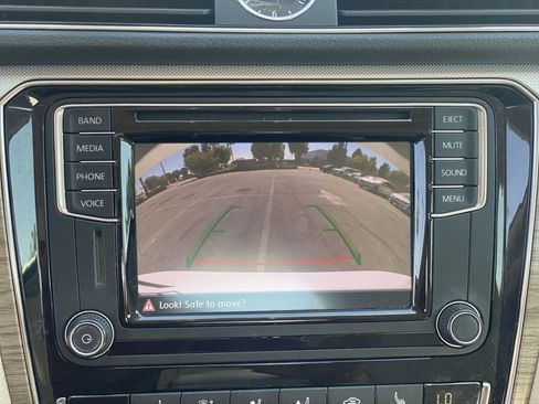 Used 2016 Volkswagen Passat 1.8T SE image 14