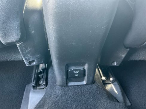 Used 2016 Jeep Renegade Limited image 32