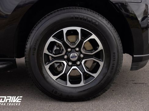 Used 2024 Ford Expedition Max XLT image 6