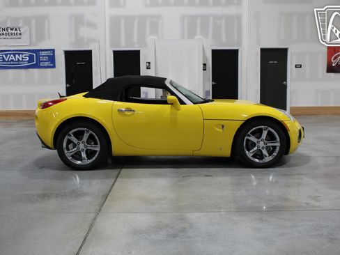 Used 2008 Pontiac Solstice GXP w/ Premium Package image 36