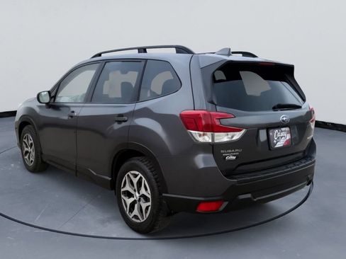 Used 2021 Subaru Forester Premium image 8