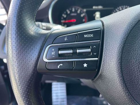 Used 2022 Kia Stinger GT2 image 18