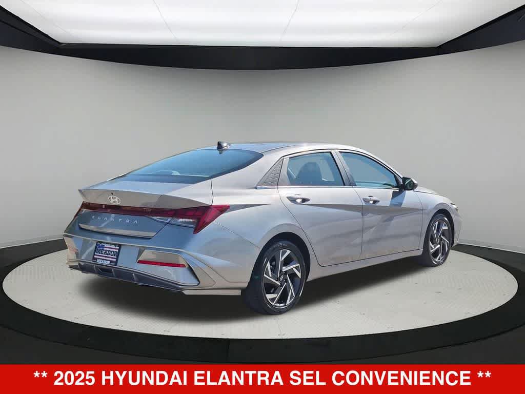 Used 2025 Hyundai Elantra SEL FWD image 7