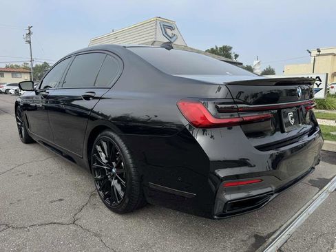 Used 2020 BMW 740i w/ M Sport Package image 3