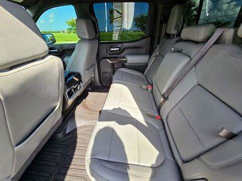 Used 2022 GMC Sierra 1500 SLT image 8