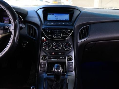 Used 2015 Hyundai Genesis 3.8 image 36