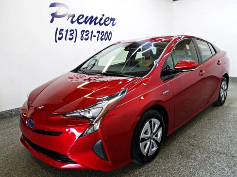 Used 2017 Toyota Prius Three w/ Carpet Mat Package FWD image 1