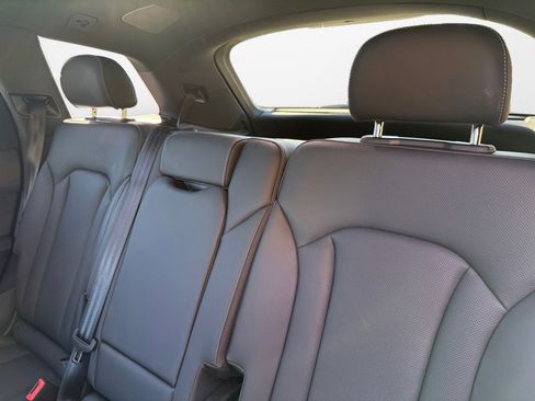 Certified 2025 Audi Q7 3.0T Prestige image 12