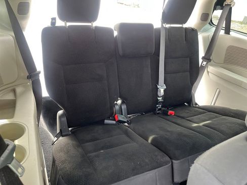 Used 2019 Dodge Grand Caravan SE image 31