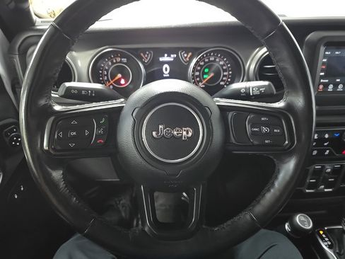 Used 2022 Jeep Gladiator Willys image 18