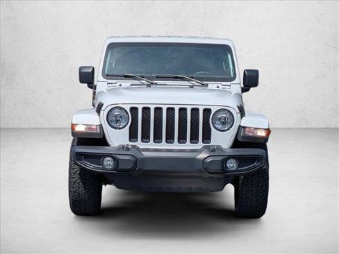 Used 2022 Jeep Wrangler Unlimited Sahara image 2