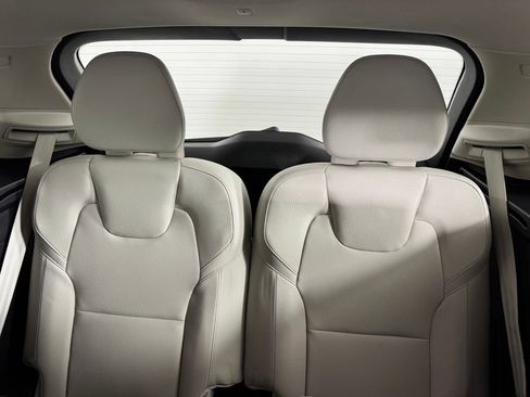 Certified 2025 Volvo XC90 B6 Plus w/ Protection Package Premier AWD/4WD image 14