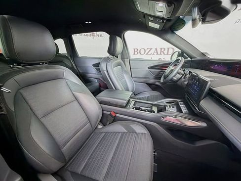 Certified 2024 Lincoln Nautilus Reserve w/ Jet Appearance Package (87T) AWD/4WD image 32